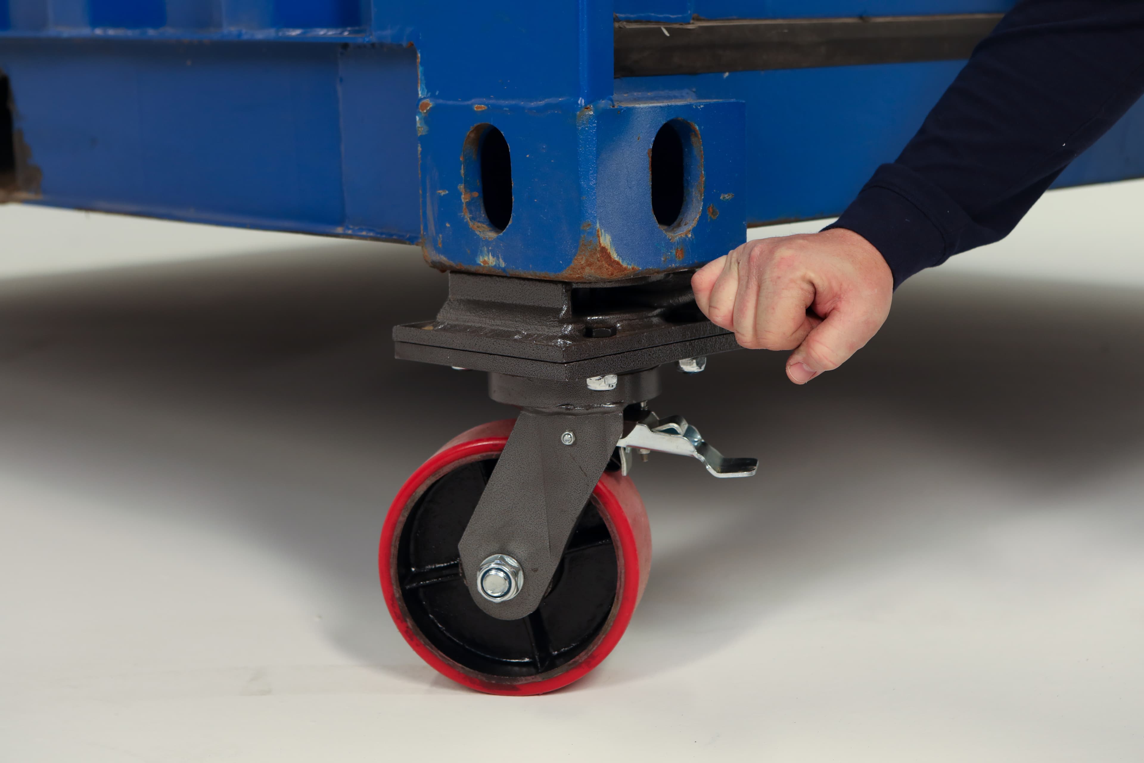 4187 3 Container Swivel Caster 1.jpg